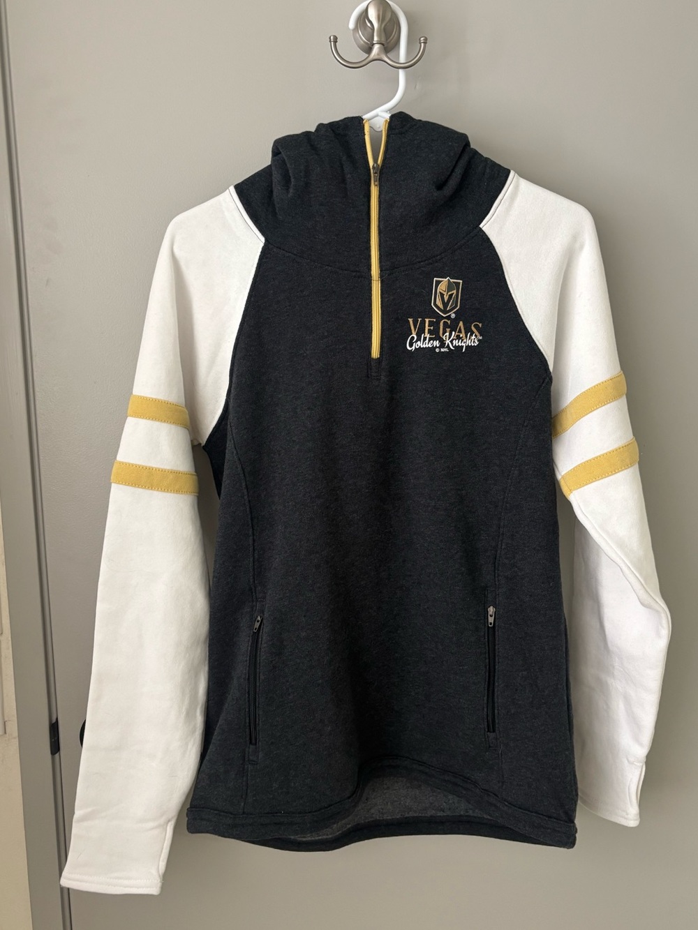 NWT Vegas Golden Knights NHL Women’s Quarter Zip Hoodie Sweatshirt Size M 8/10
